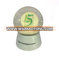 3D custom polyresin snow ball custom glass snow ball gift